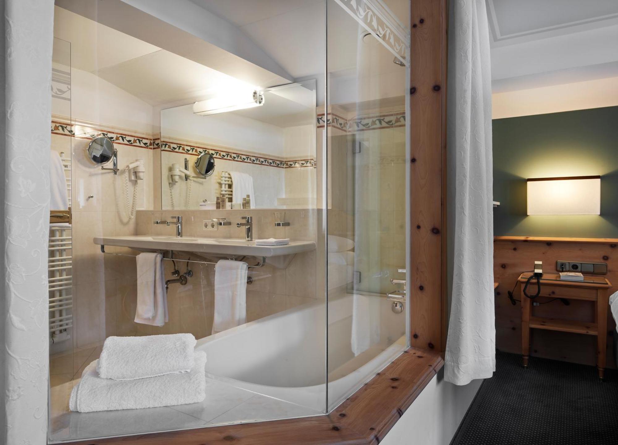 Hotel Schwarzwand Лех ам Алберг Екстериор снимка