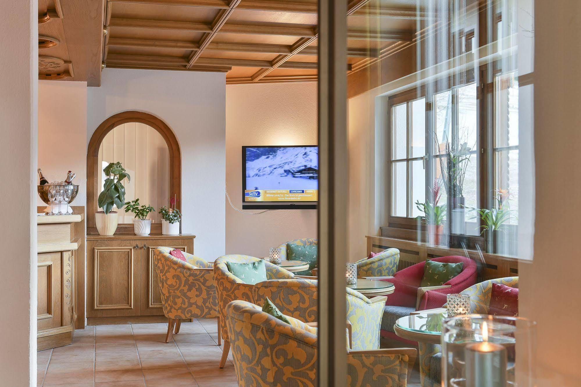 Hotel Schwarzwand Лех ам Алберг Екстериор снимка