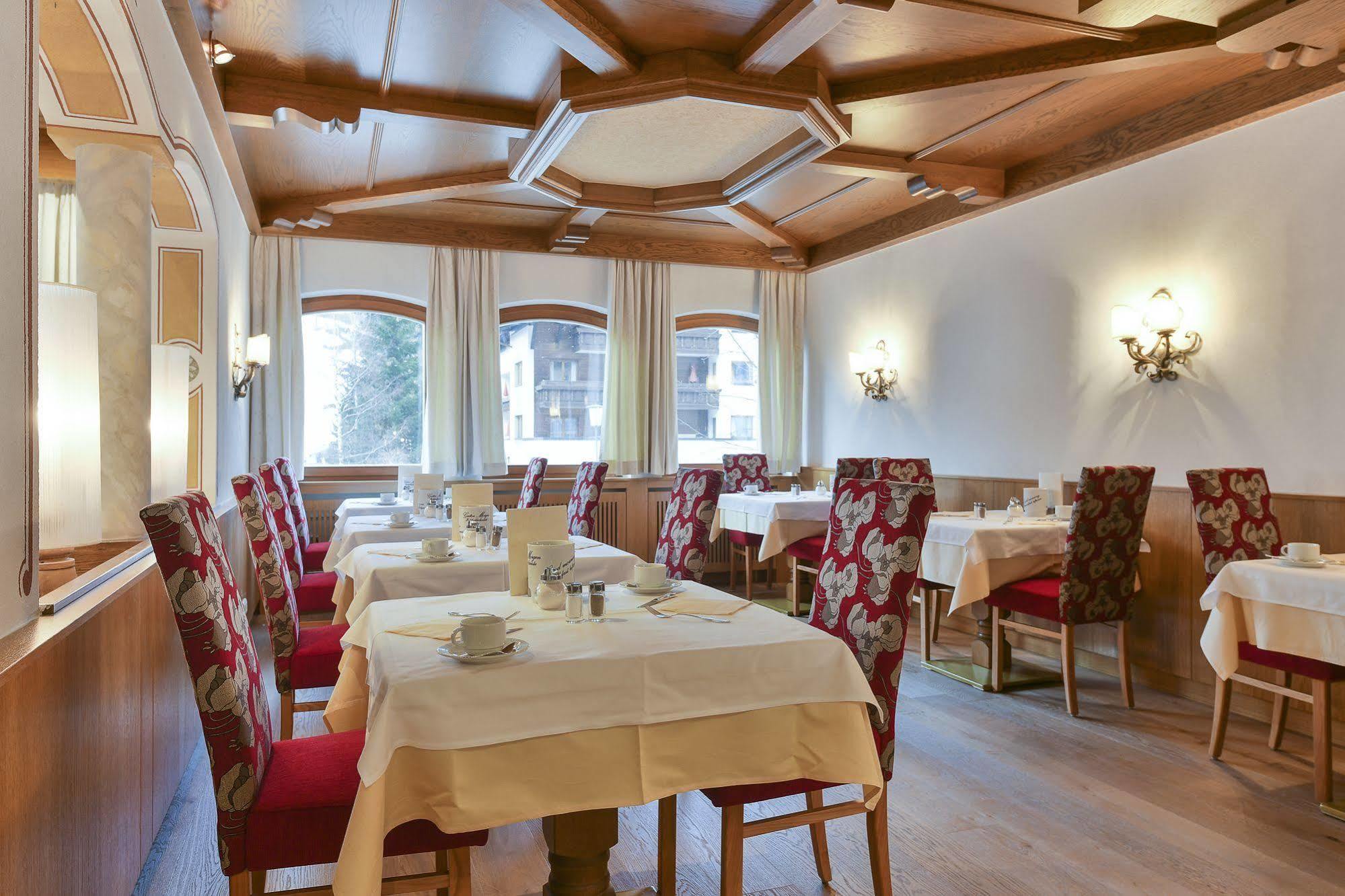 Hotel Schwarzwand Лех ам Алберг Екстериор снимка