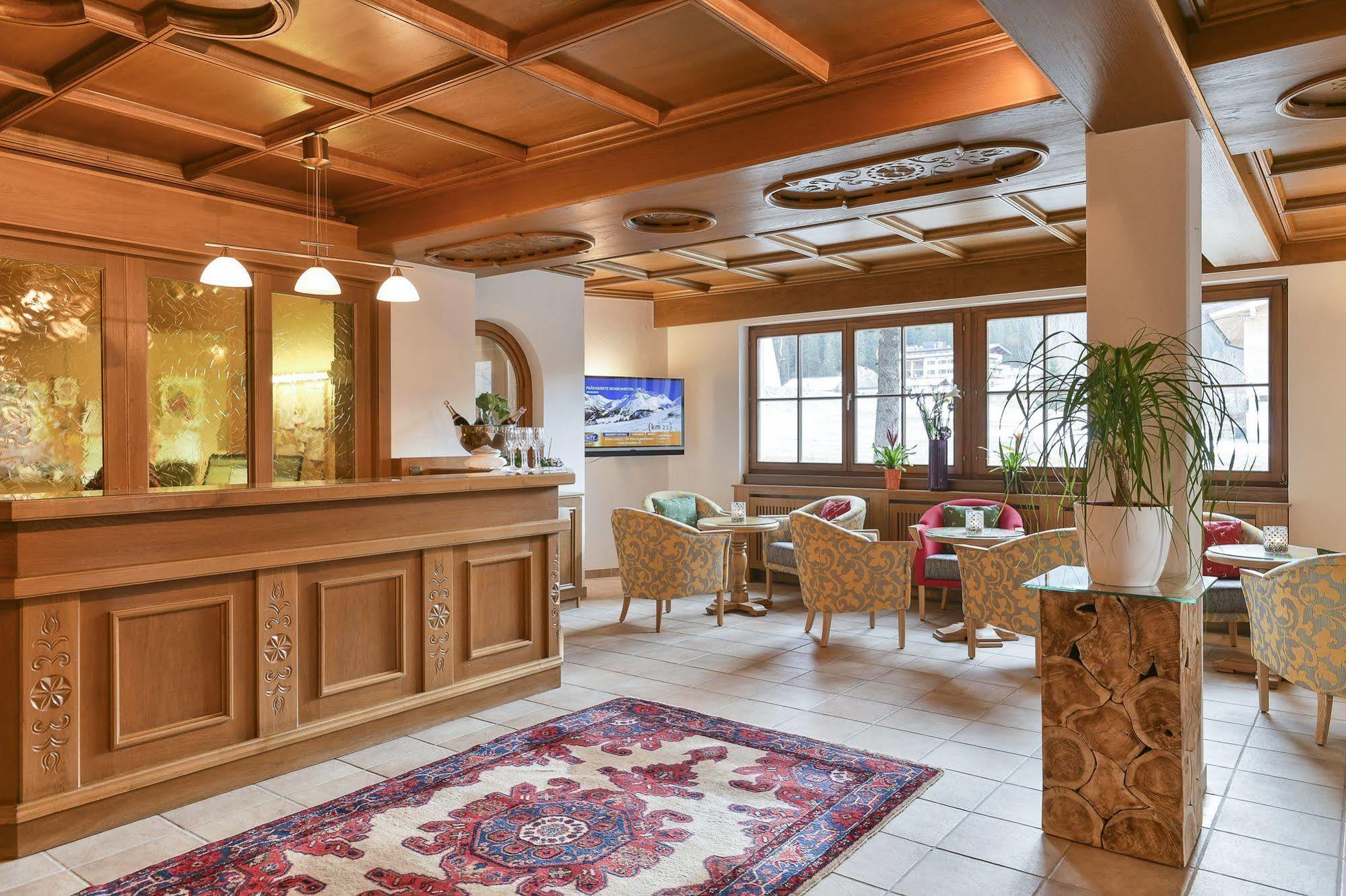 Hotel Schwarzwand Лех ам Алберг Екстериор снимка
