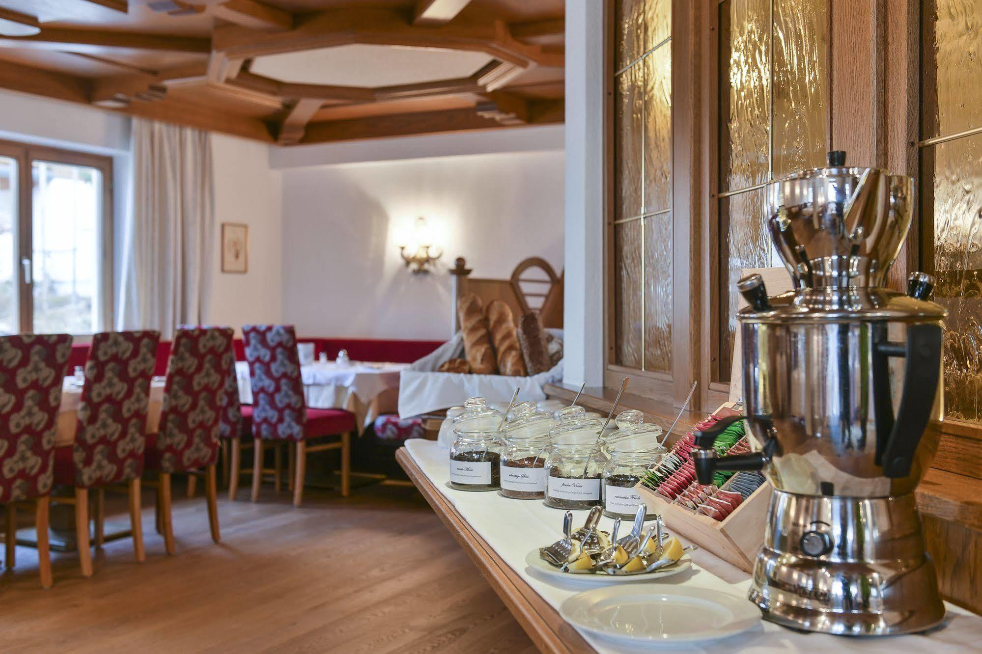 Hotel Schwarzwand Лех ам Алберг Екстериор снимка